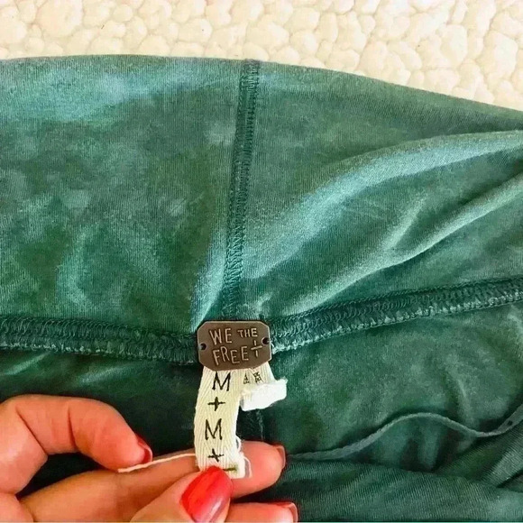 We The Free Green Heathered Off Shoulder Rayon Long Sleeve Super Soft Size M - Picture 9 of 11